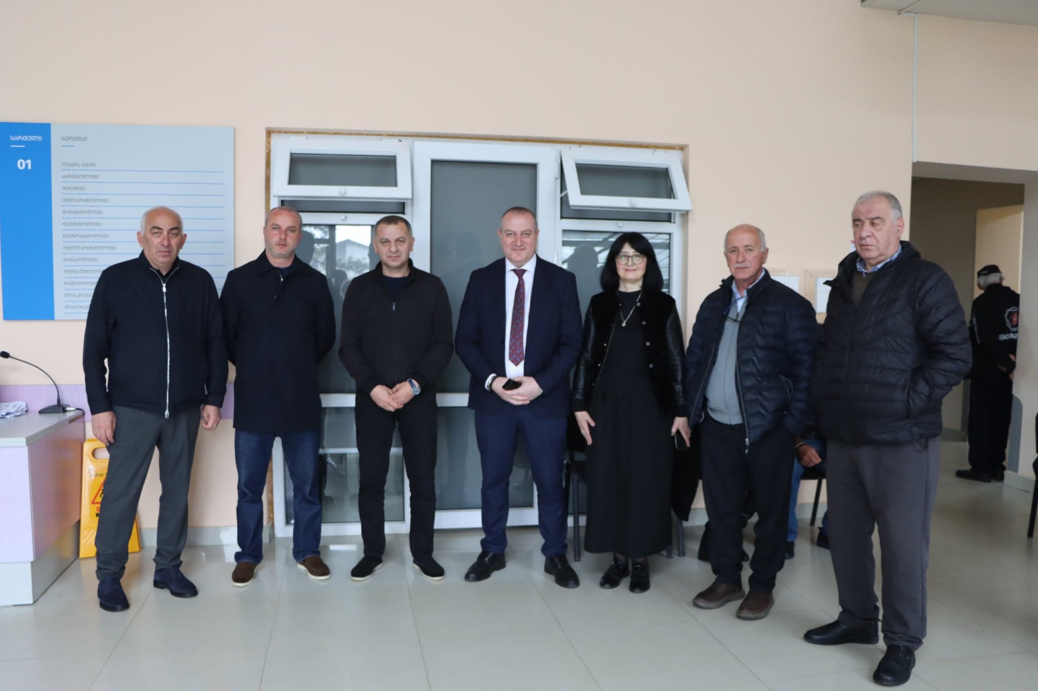 <p style="text-align: justify">ჯანდაცვის სახელმწიფო პროგრამის ფარგლებში, წალენჯიხის მუნიციპალიტეტის მერიის ორგანიზებითა და დაავადებათა კონტროლისა და საზოგადოებრივი ჯანმრთელობის ეროვნული ცენტრის მხარდაჭერით, შპს ნიქოზის სამედიცინო ცენტრის მოძრავი მამომობილის მიერ, უფასო სკრინინგული გამოკვლევები ჩატარდა.</p><p style="text-align: justify">კვლევები მოიცავდა: ძუძუს კიბოს სკრინინგს 40-70 წლის ქალებისთვის; საშვილოსნოს ყელის კიბოს სკრინინგს 25-60 წლის ჩათვლით ქალებისთვის; მსხვილი ნაწლავის კიბოს სკრინინგს; 50-70 წლის ჩათვლით ქალებისა და მამაკაცებისთვის; პროსტატის კიბოს სკრინინგს 50-70 წლის ჩათვლით მამაკაცებისთვის;&nbsp;B და C ჰეპატიტების აივ ინფექცია/შიდსის სკრინინგის კვლევები 18 წლის და უფროსი ასაკის პირებისთვის.</p><p style="text-align: justify">კვლევების მიმდინარეობას მუნიციპალიტეტის მერი გუბა საჯაია, მერის მოადგილეებთან, დაავადებათა კონტროლის წარმომადგენლებთან &nbsp;და წალენჯიხის საზოგადოებრივი ჯანდაცვის ცენტრის ხელმძღვანელთან თამარ კვარაცხელიასთან ერთად ადგილზე გაეცნო.</p><p style="text-align: justify">აღინიშნა, რომ სახელმწიფო პროგრამის ფარგლებში მსგავსი სახის აქცია გამყოფ ხაზთან მდებარე სოფლებში ივნისის თვიდან გაიმართება.</p>