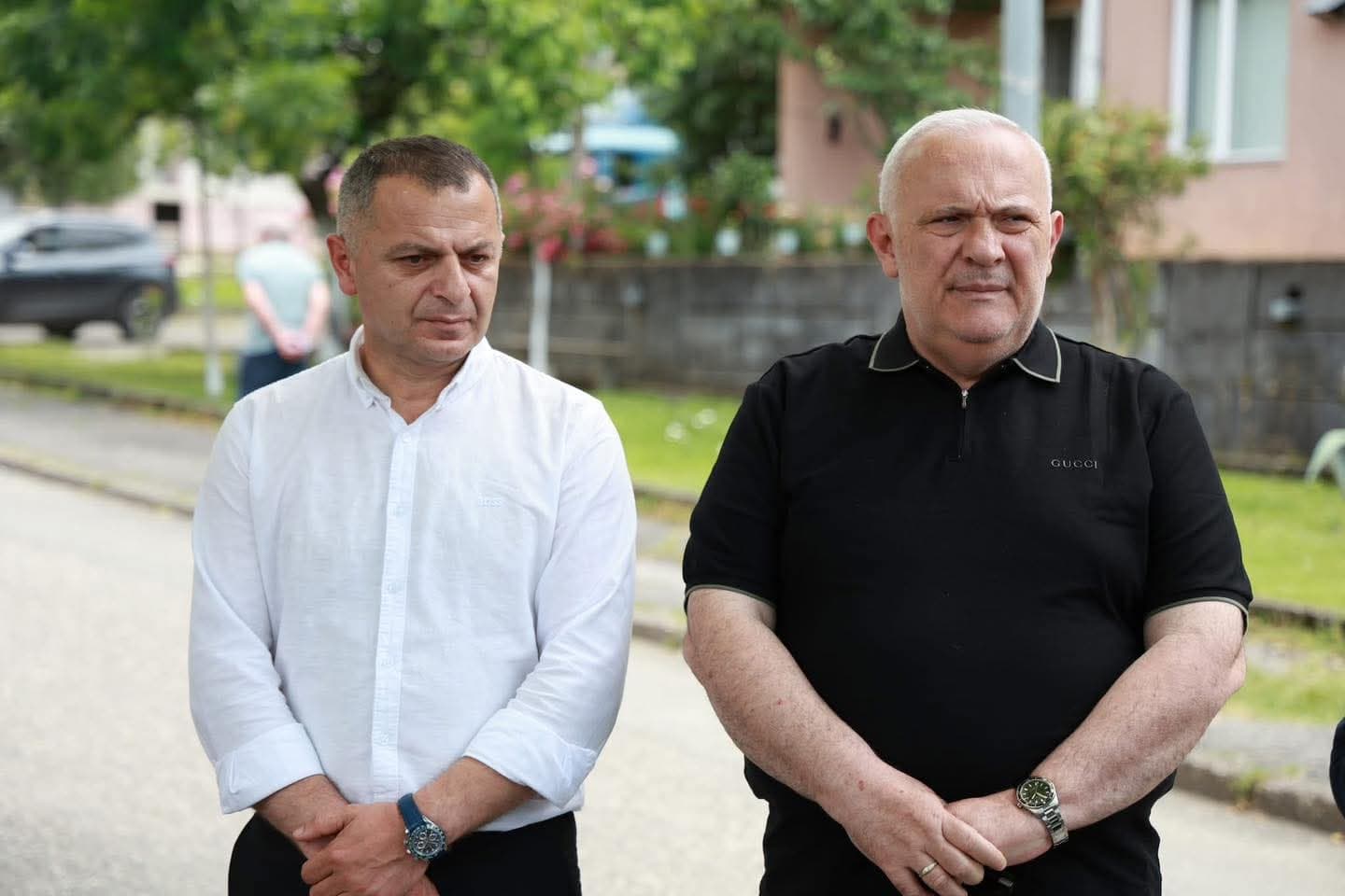 <p style="text-align: justify">წალენჯიხის მუნიციპალიტეტის მერი გუბა საჯაია, აფხაზეთის ავტონომიური რესპუბლიკის მთავრობის თავმჯდომარე გიორგი ჯინჭარაძესთან, აფხაზეთის ა/რ იძულებით გადაადგილებულ პირთა მინისტრ დავით ფაცაციასთან, სამეგრელო-ზემო სვანეთის რწმუნებულთან დავით ვერავასთან, მერის პირველ მოადგილე ბესო ფარცვანიასთან, საკრებულოს თავმჯდომარე ცოტნე შონიასთან და საკრებულოს წევრებთან ერთად წალენჯიხის მუნიციპალიტეტის, ქალაქ ჯვარში დევნილ მოქალაქეებს შეხვდა, სადაც მათ საჭიროებებს გაეცნენ და აფხაზეთის მთავრობის მიერ განხორციელებული ინფრასტრუქტურული სამუშაოები დაათვალიერეს.</p><p style="text-align: justify">ქალაქ ჯვარში, სარალიძის ქუჩა N1-ში, სადაც აფხაზეთიდან დევნილი 19 ოჯახი ცხოვრობს, სახურავის სრული რეაბილიტაცია ჩატარდა.</p><p style="text-align: justify">აფხაზეთის ავტონომიური რესპუბლიკის მთავრობა ინფრასტრუქტურულ სამუშაოებს, დევნილთა კომპაქტური განსახლების ადგილებში, მთელი ქვეყნის მასშტაბით ახორციელებს.</p><p style="text-align: justify">მოსახლეობასთან შეხვედრა დიალოგის რეჟიმში წარიმართა და სამომავლოდ დაგეგმილ პროექტებზეც ისაუბრეს.</p><p style="text-align: justify">&nbsp;</p>