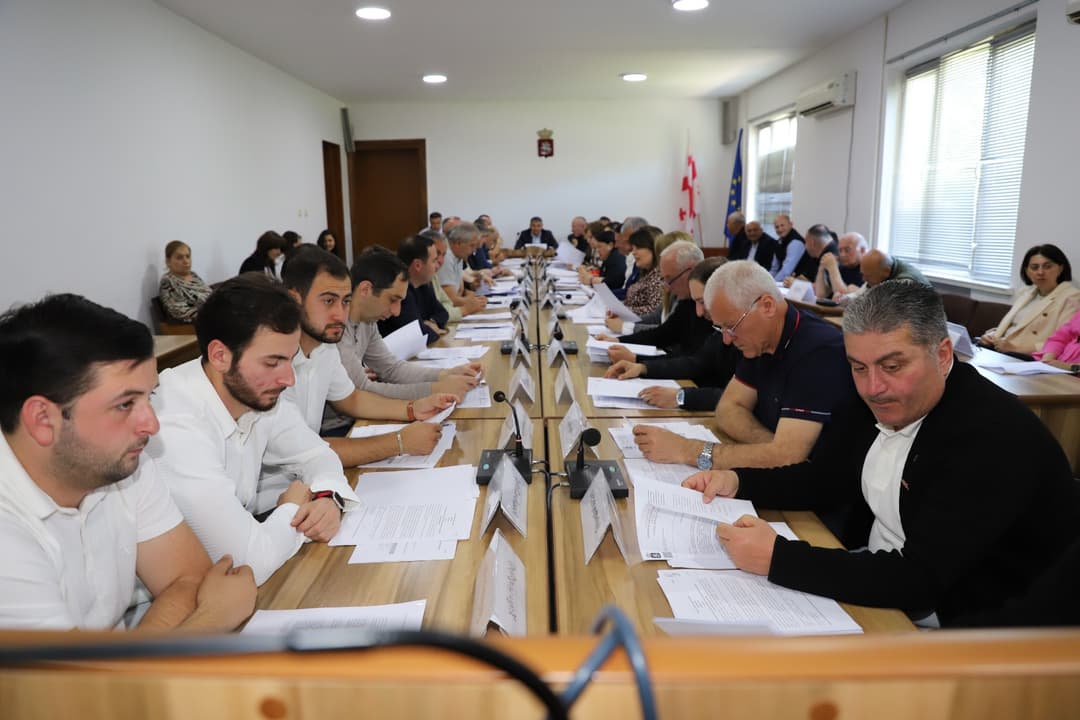 თერჯოლის მუნიციპალიტეტის საკრებულომ მორიგ სხდომაზე დღის წესრიგით გათვალისწინებული საკითხები დაამტკიცა