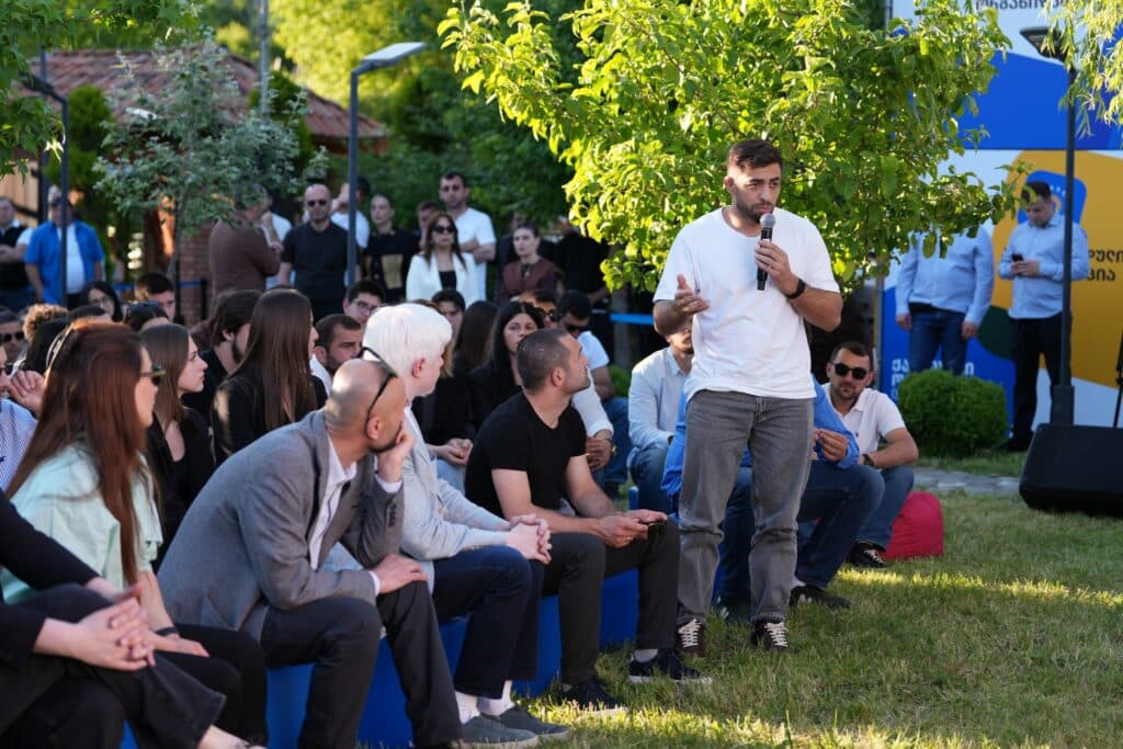 "ქართული ოცნების" ახალგაზრდული ორგანიზაციის მეცხრე კონფერენცია ამბროლაურში გაიმართა