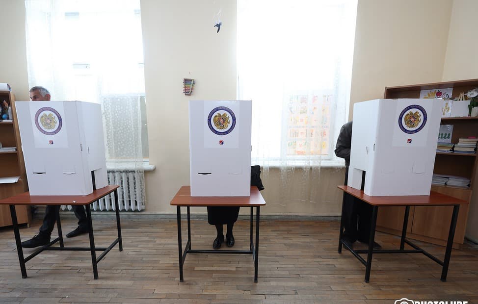 Voter turnout reaches 33.84% by midday in Armenia's parliamentary election