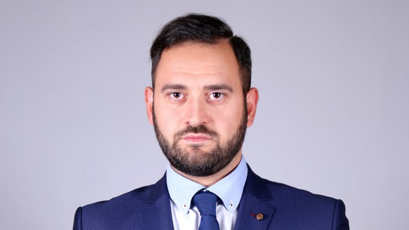 "გახარია არის ადამიანი, რომელმაც 20 ივნისს ხალხს თვალები დათხარა, ამ მოღალატე კრიმინალი გუნდის მინიონი ბედავს და პროტესტის უფლების დაცვაზე საუბრობს"