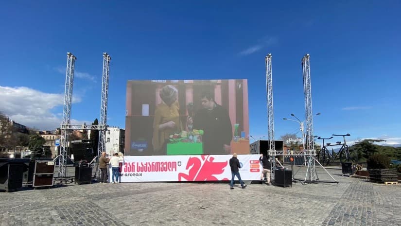 ფეხბურთში მსოფლიო ჩემპიონატის მატჩების ტრანსლირებისთვის რესპუბლიკის მოედანზე დიდი ეკრანი დამონტაჟდება