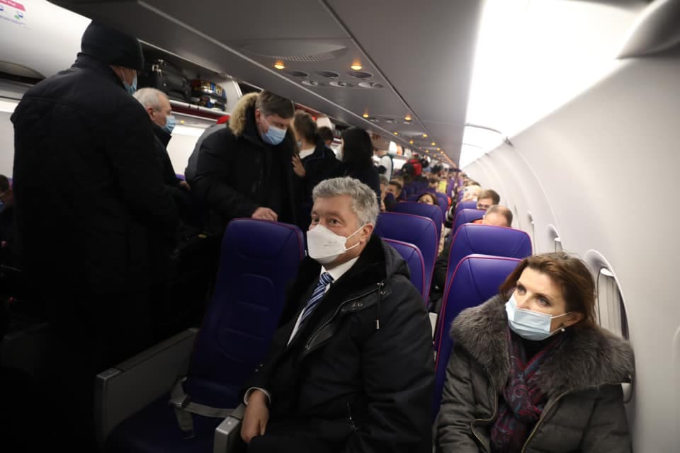 Poroshenko returning to Ukraine amid treason charge