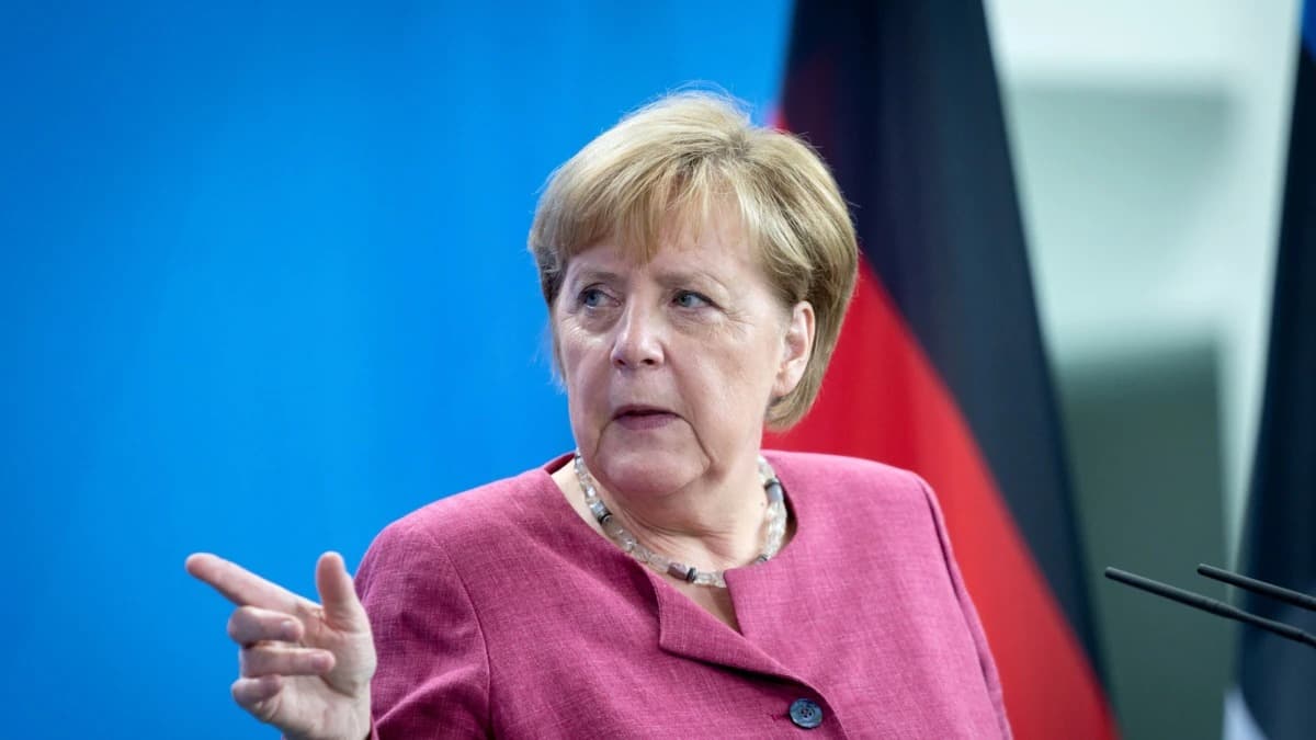 Merkel expresses solidarity for Ukraine after months of silence