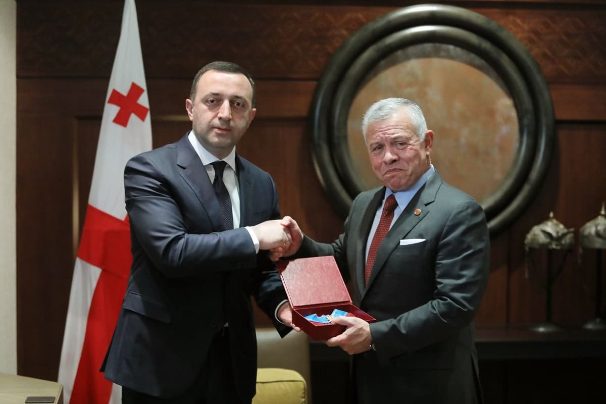 ირაკლი ღარიბაშვილმა იორდანიის მეფე აბდალა II-ს საქართველოს სახელით, მადლიერების ნიშნად, ოქროს საწმისის ორდენი გადასცა