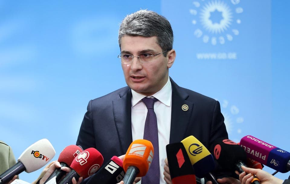 მამუკა მდინარაძე – “ენჯეო” სექტორის ძირითადი ნაწილი გვატყუებს, რომ გამჭვირვალეა, სინამდვილეში არ ვიცით რამდენი მილიონი სად და როგორ იხარჯება