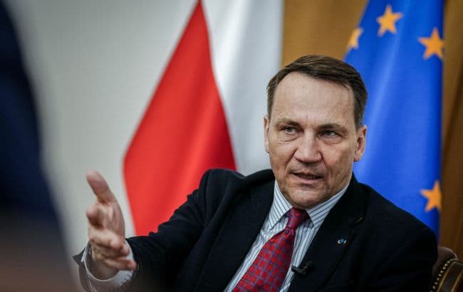 სიკორსკი – უკრაინელ ჯარისკაცებს უნდა მიეცეთ დასავლური იარაღის გამოყენების ნებართვა რუსეთის აეროდრომებზე თავდასხმისთვის