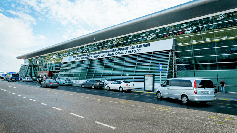 Airplanes not landing in Tbilisi airport due to fog