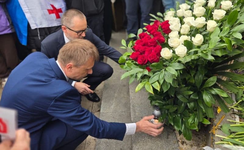 პოლონეთის საელჩო – პოლონეთი და საქართველო მაშინ ერთად იბრძოდნენ საბჭოთა ტირანიის წინააღმდეგ, ჩვენ ახლაც ვუერთდებით ქართულ საზოგადოებას