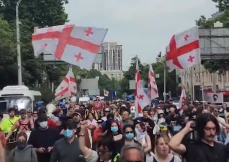 "ჩვენ გხედავთ" - თბილისში ერთობის მარში იმართება