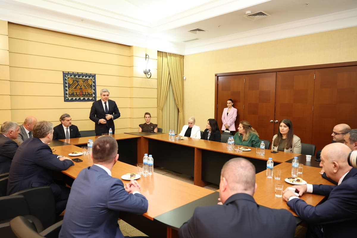 Georgian president visits country’s embassy in Turkey