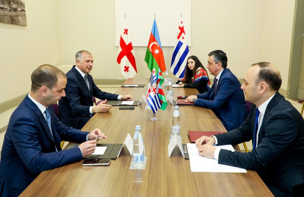 ზურაბ პატარაძე აზერბაიჯანის რესპუბლიკის საგანგებო და სრულუფლებიან ელჩს ფაიგ გულიევს შეხვდა
