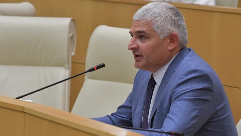 გიორგი სოსიაშვილი - ყველა რეზოლუცია სიყალბით სავსე ფარატინა ქაღალდად აქციეთ, ჩვენი დედა ეკლესია არც თქვენ გეხატებათ გულზე, მაგრამ ეგ თქვენი პრობლემაა