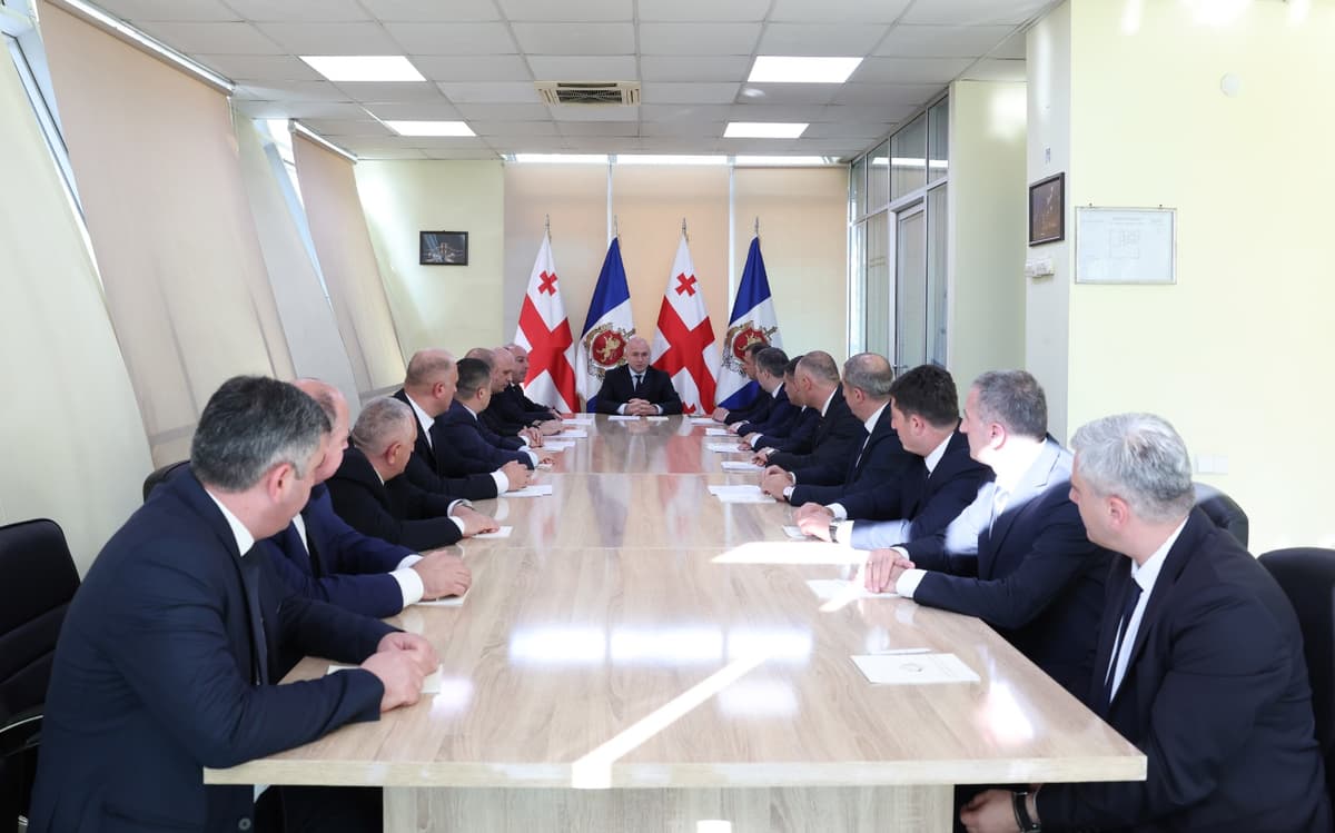 სულხან თამაზაშვილმა მესტიაში სამინისტროს სტრუქტურულ დანაყოფებში სამუშაო შეხვედრები გამართა