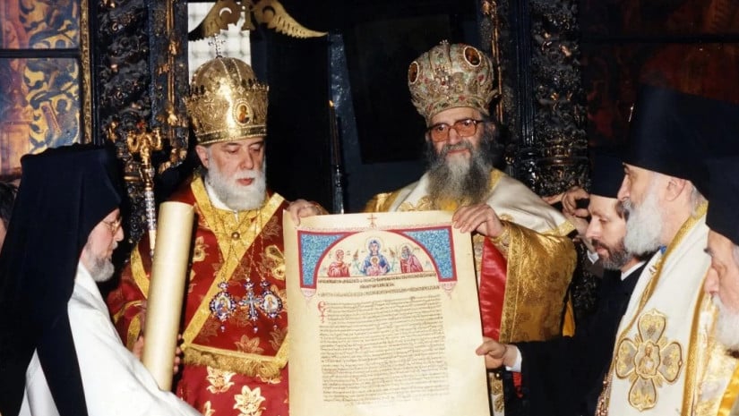 The church restored its independence on 25 March 1917. While its autocephaly was recognised in practice by other Orthodox churches, this recognition had not been formally documented
