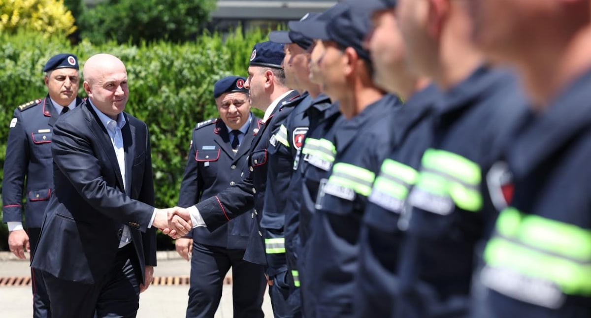 The minister also travelled to the area near the occupation line at the Enguri Bridge, where he met Interior Ministry personnel responsible for maintaining security and protecting residents living near the administrative boundary line with occupied Abkhazia