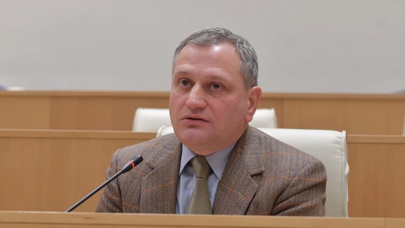 არმაზ ახვლედიანი – ის იქცევა სრულიად არაადეკვატურად და როცა ასე იქცევა ადამიანი, ის ხდება საშიში