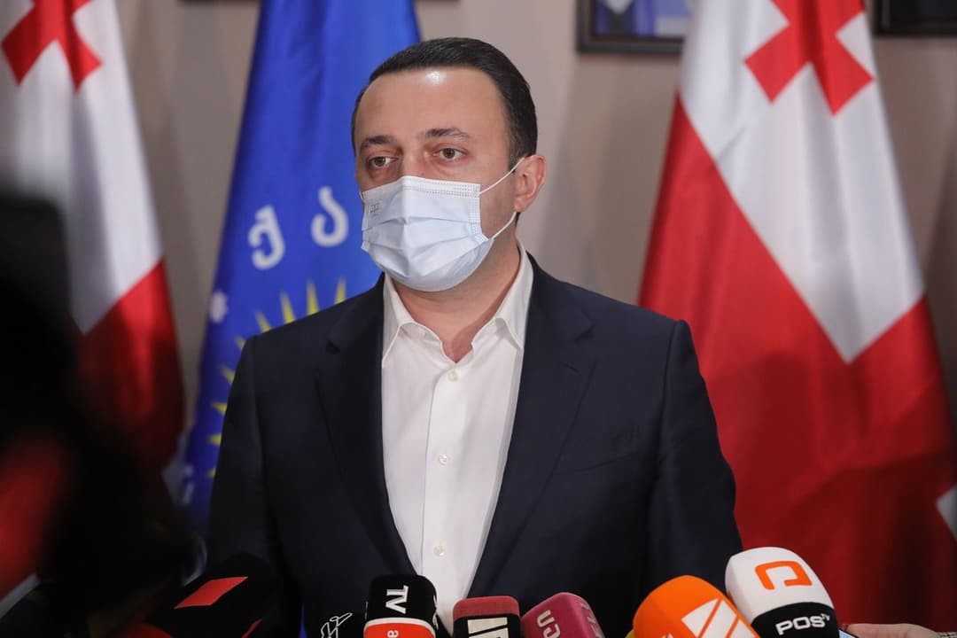 ირაკლი ღარიბაშვილი – რომც გადავიყვანოთ, რომელი გიჟი დაიჯერებს, რომ ჩვენ სააკაშვილს ვინმეს გავატანთ, თუნდაც კერძო კლინიკიდან