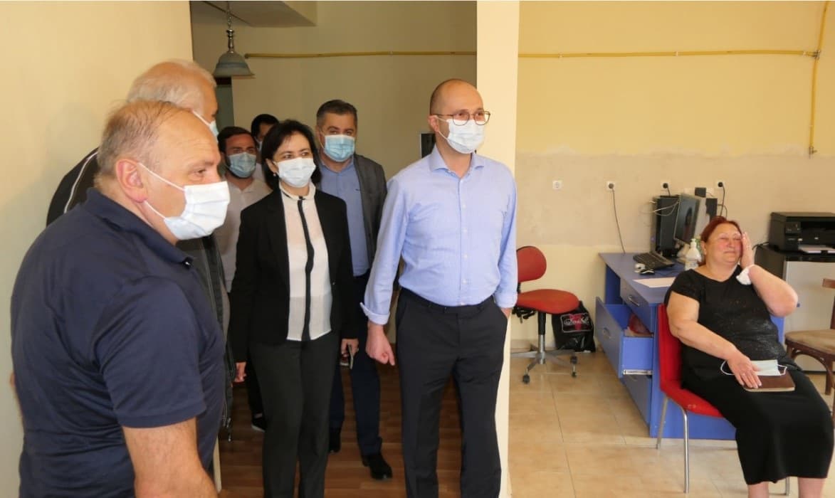 Frontnews image description