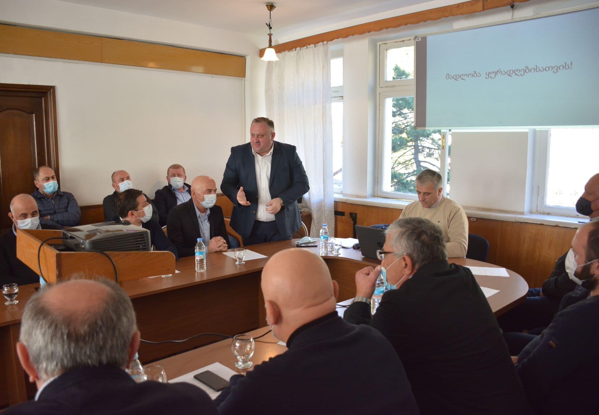 Frontnews image description