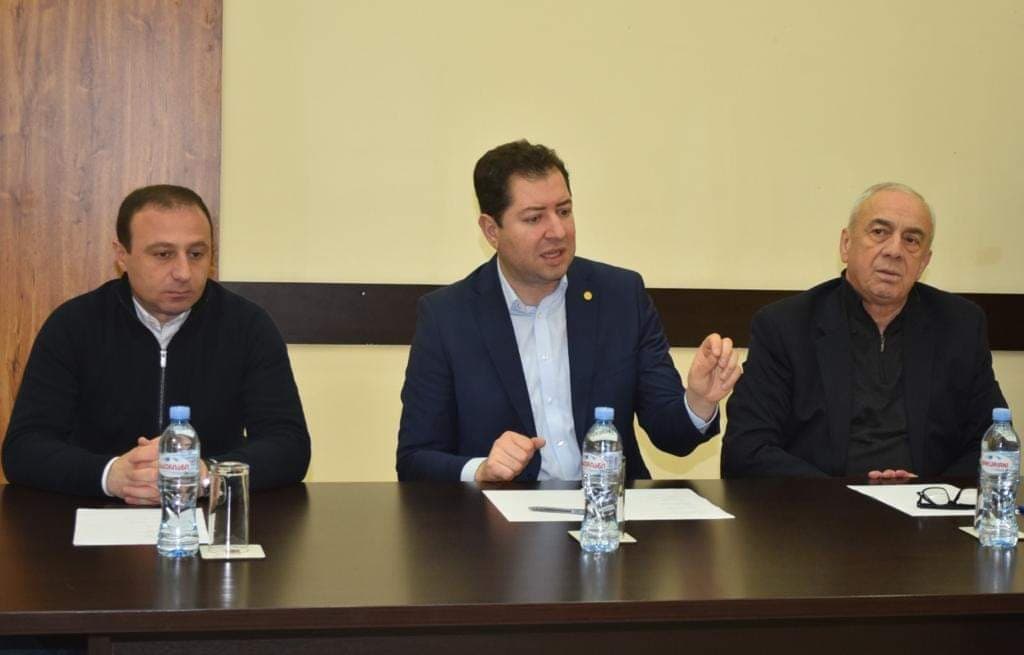 თელავის მუნიციპალიტეტის დევნილთა განსახლების ადგილებში შექმნილ ბინათმესაკუთრეთა ამხანაგობების წარმომადგენლებთან შეხვედრა გაიმართა