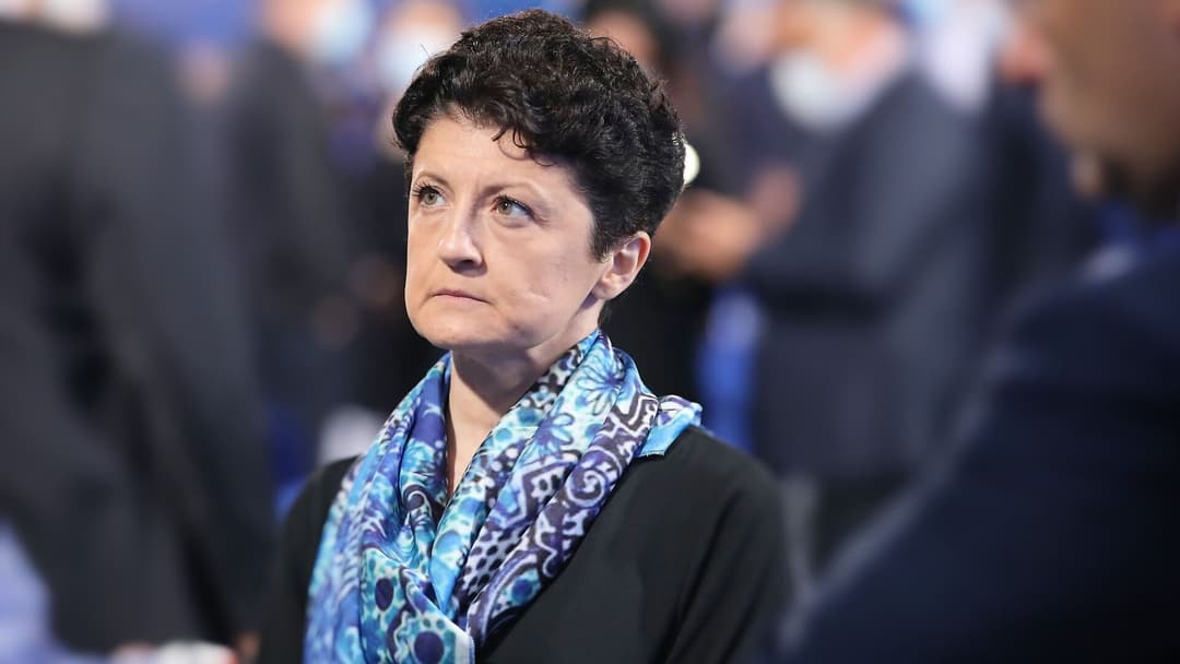 თეა წულუკიანი – ხატია დეკანოიძე წარმოადგენს რაღაცა ტიპის გაერთიანებას, ხატიასებრთა ოჯახს, რომლებისთვისაც უცხო ქვეყნები უფრო მნიშვნელოვანია, ვიდრე საკუთარი სამშობლო