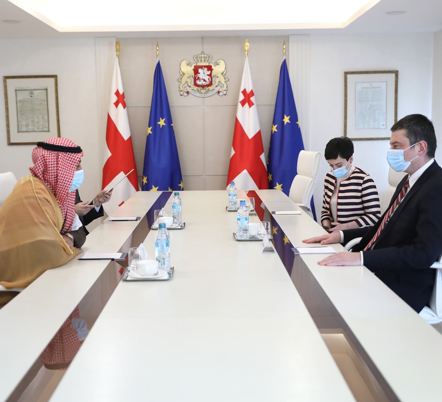 Frontnews image description