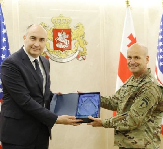 Frontnews image description