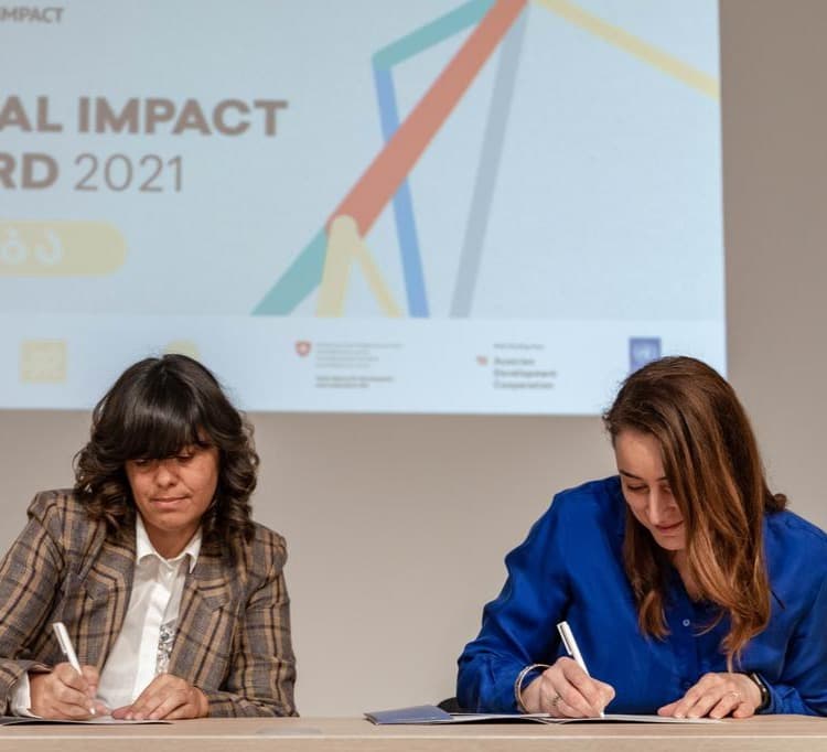 Frontnews image description