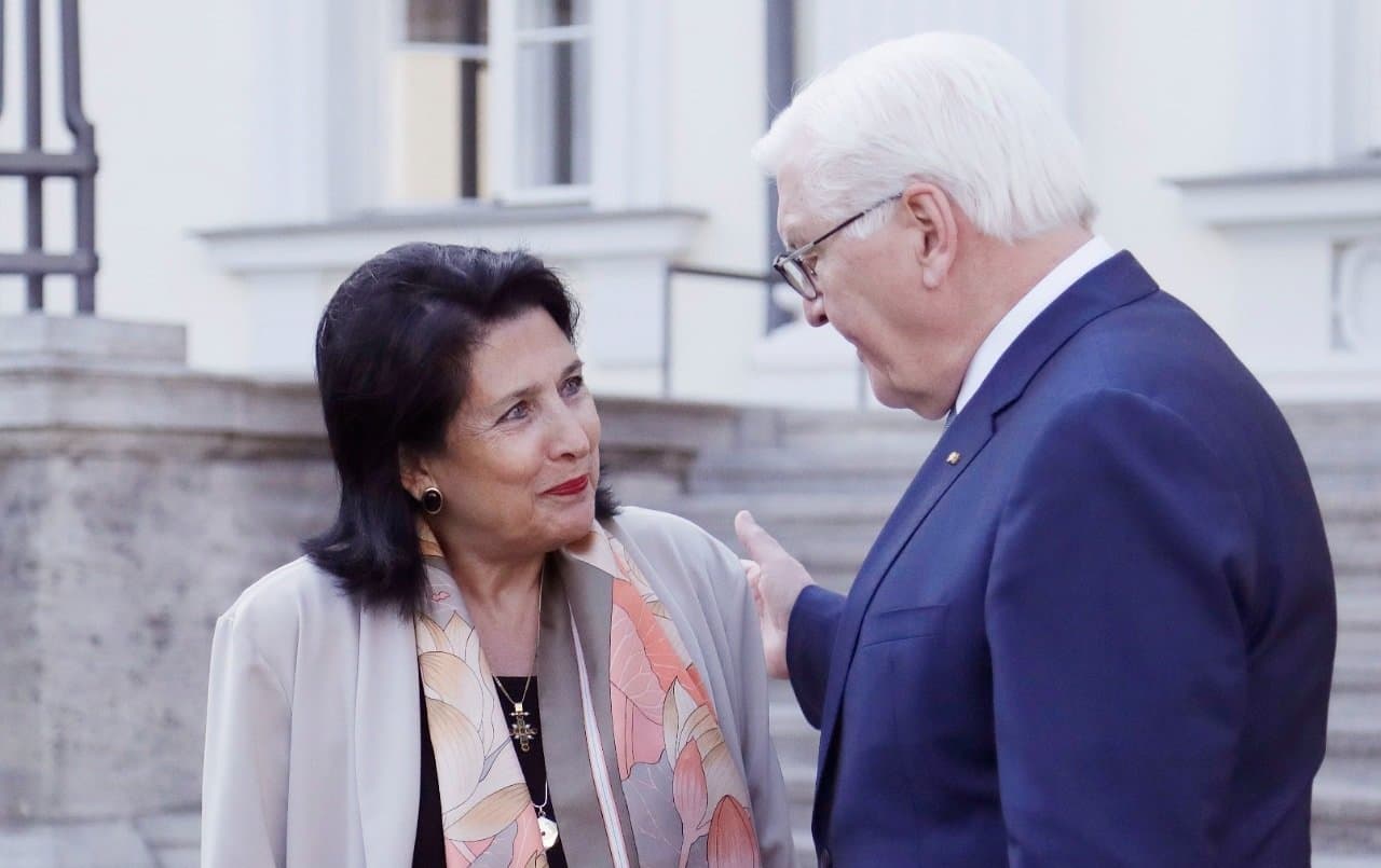 Frontnews image description