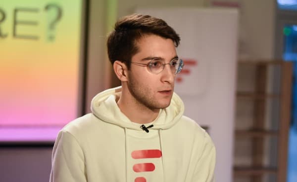 Frontnews image description