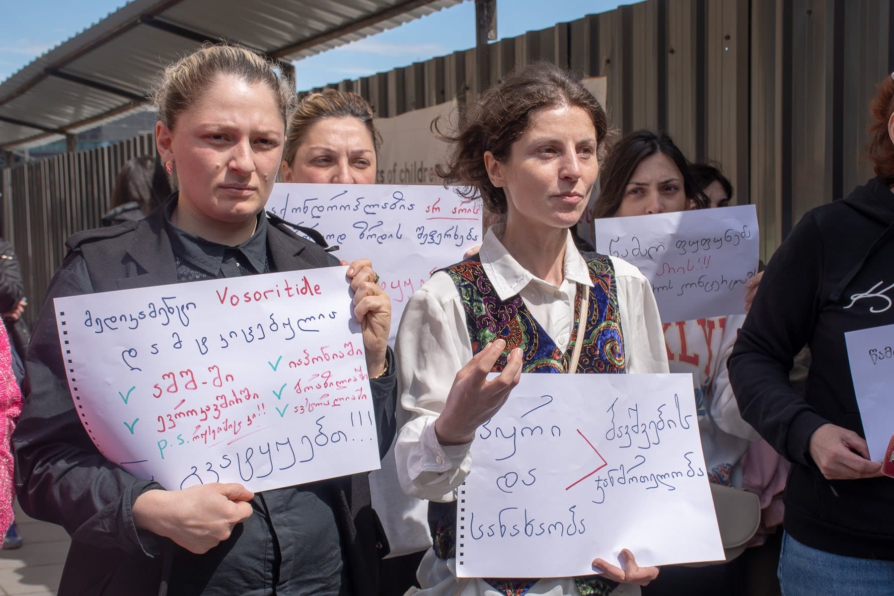 Frontnews image description