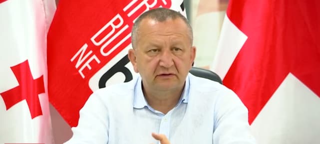 დავით ჭიჭინაძე – “ქართული ოცნება“ რკინებით შემოღობილი ატარებს რეგიონებში შეხვედრებს, ხალხი ახლოს რომ ვერ მივიდეს მათთან