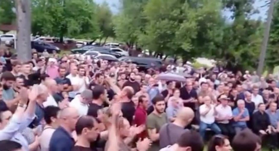 ოკუპირებული აფხაზეთის დე ფაქტო პარლამენტიდან ე.წ. აპარტამენტების კანონპროექტი გაიწვიეს