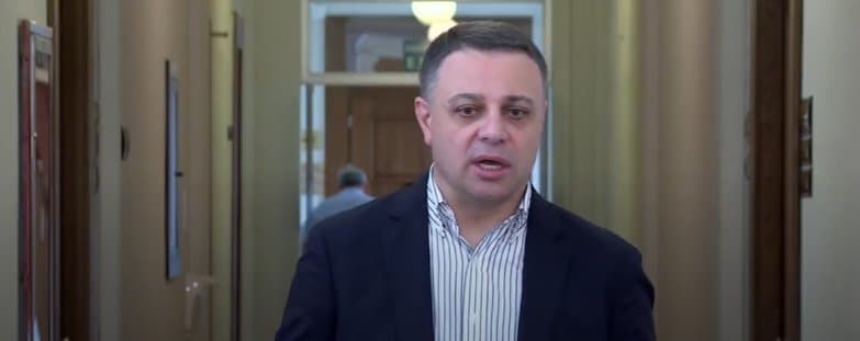 ალუდა ღუდუშაური – ქალბატონი პრეზიდენტი იყო, როდესაც გამოვიდა და იმდენად ამსუბუქებული იყო, რომ ოპოზიციის ისედაც ბევრი მსუბუქი ყოფაქცევისას გაუსწრო