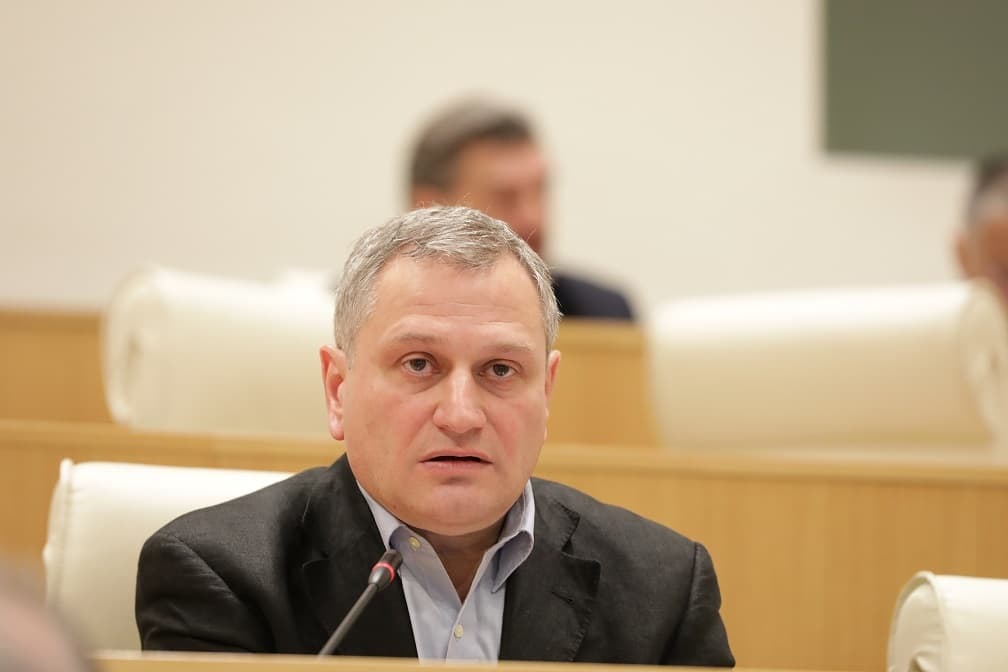 არმაზ ახვლედიანი – ყველაფერი დაქვემდებარებულია პოლიტიკურ კონიუნქტურას