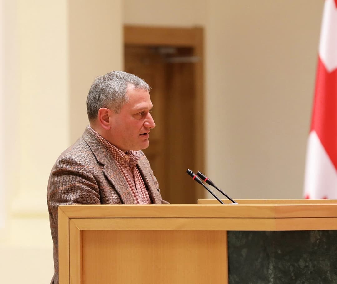 არმაზ ახვლედიანი – შევხედოთ პრეზიდენტის მოტივირებულ შენიშვნებს როგორც რეალურად არგუმენტირებულს