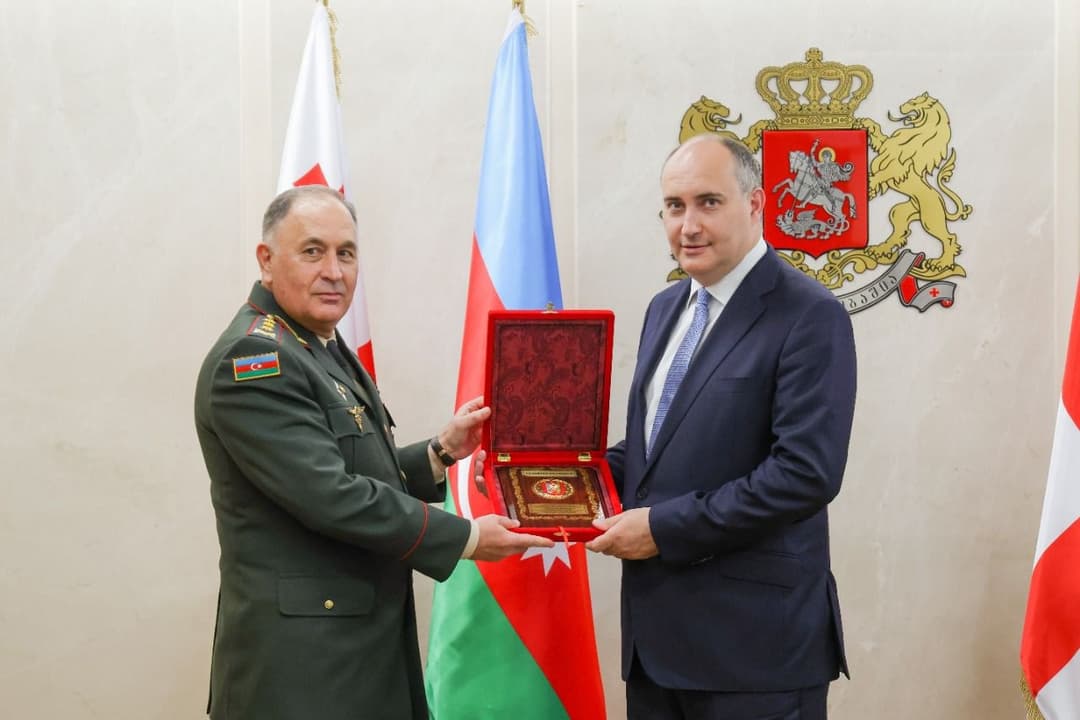 აზერბაიჯანის თავდაცვის მინისტრის პირველი მოადგილე, შეიარაღებული ძალების გენერალური შტაბის უფროსი ვიზიტით საქართველოში იმყოფება