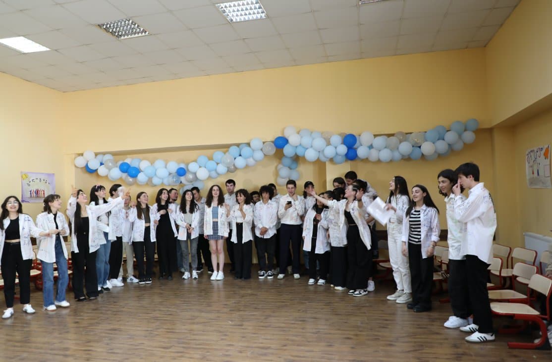 Frontnews image description