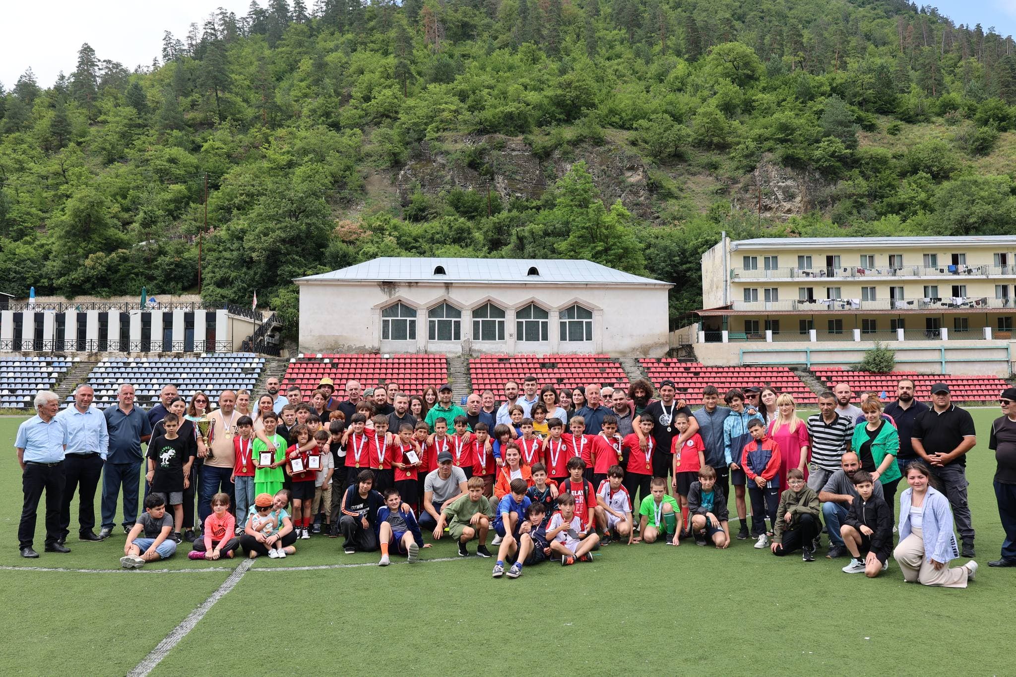 Frontnews image description