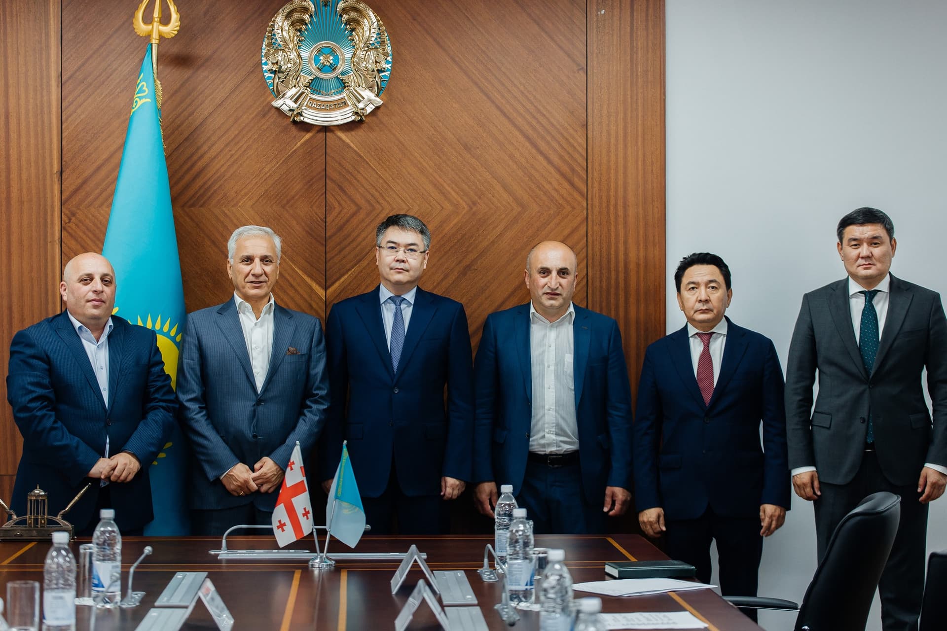 Frontnews image description