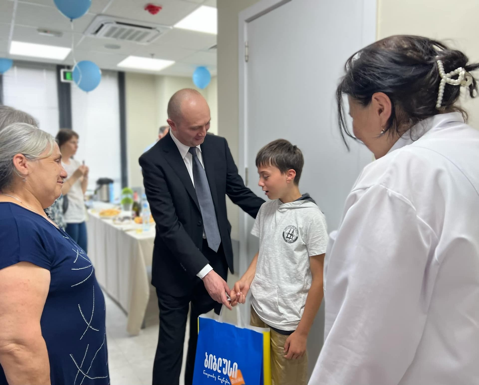 Frontnews image description