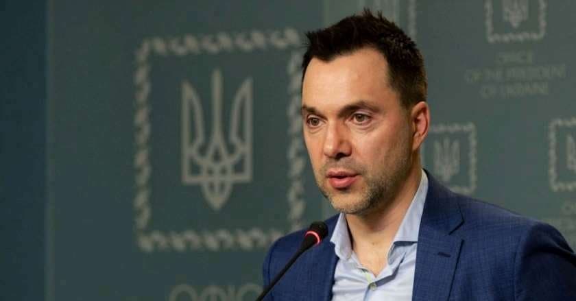 ალექსეი არესტოვიჩი – თქვენს პოლიტიკას და განცხადებებს შეაფასებს ქართველი ხალხი არჩევნებზე, ეს არის ჩემი ცეცხლოვანი მოკითხვა