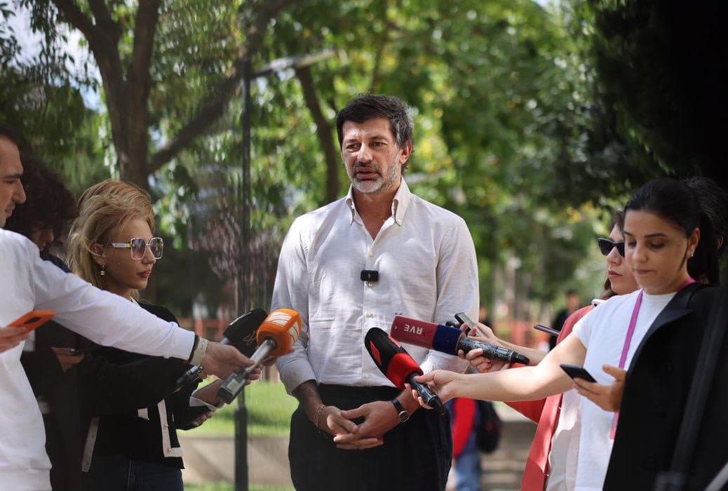 კახა კალაძე – ალბათ, ქალბატონი სამნიძეც დაადასტურებს და დაასახელებს, ვინ არიან ეს ადამიანები