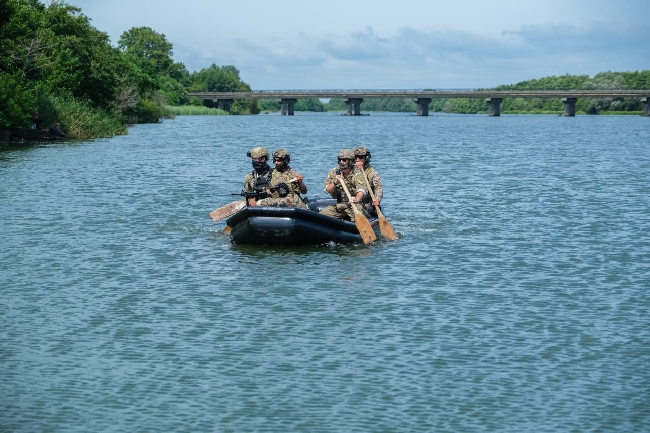 Frontnews image description