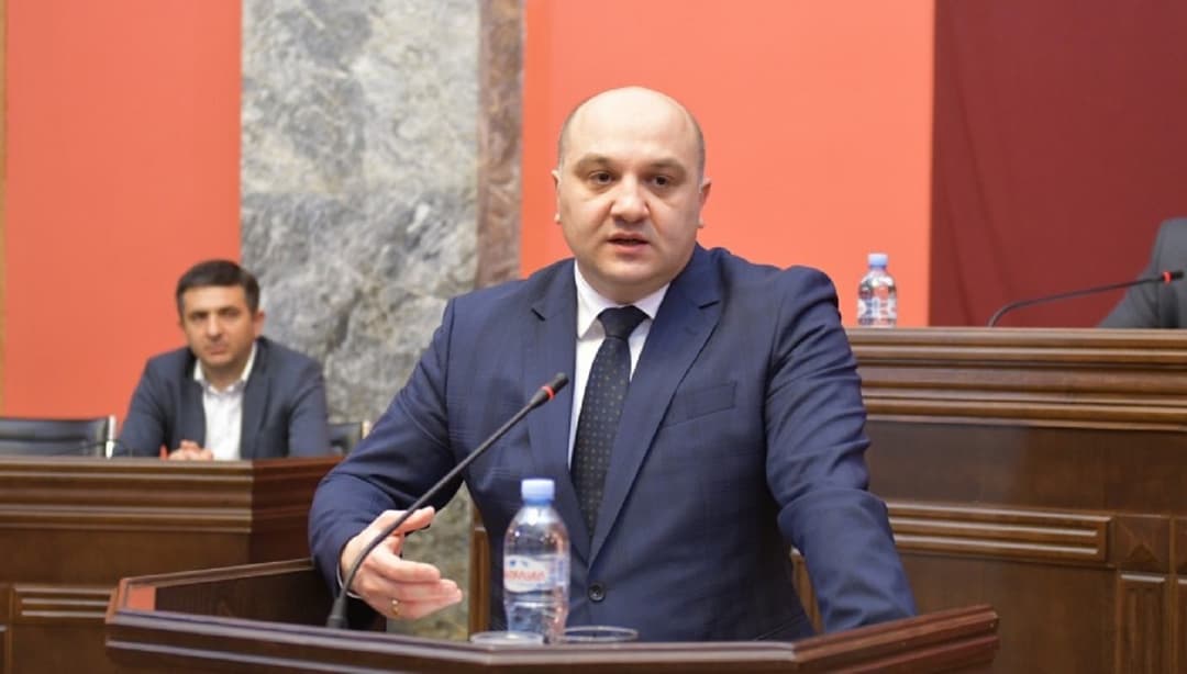 ზამთრის პერიოდში, განსაზღვრულ ზონებში ავტომობილთა უსაფრთხო გადაადგილების მიზნით, კანონმდებლობაში ცვლილებები შედის