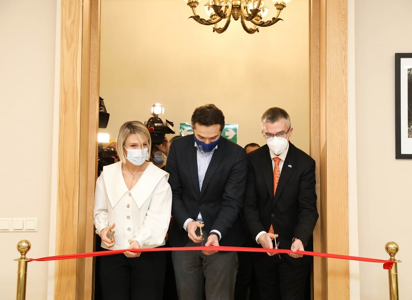 Frontnews image description