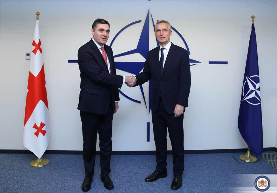 ილია დარჩიაშვილმა ნატო-ს მინისტერიალის ფარგლებში იენს სტოლტენბერგთან შეხვედრა გამართა