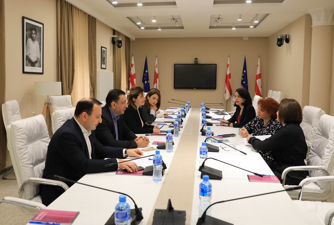 საპარლამენტო ოპოზიციის დაპუტატები “საერთო სასამართლოების შესახებ“ ორგანულ კანონში განხორციელებული ცვლილებების წინააღმდეგ საკონსტიტუციო სარჩელს ამზადებენ